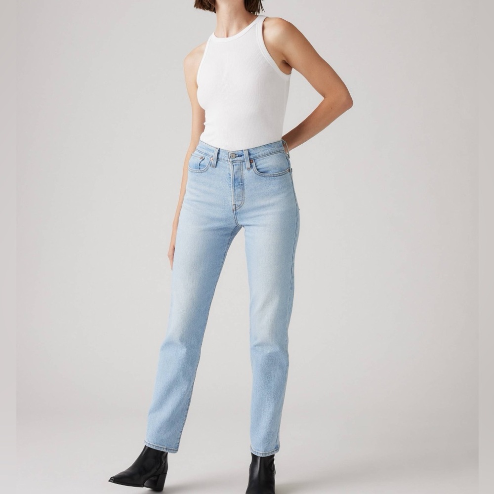 Levi’s Wedgie - Size 28